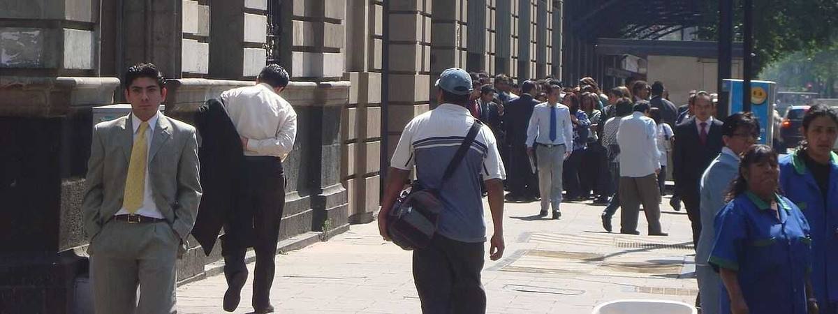 Banco de México deja en 17.6425 el tipo para pagos de este domingo.