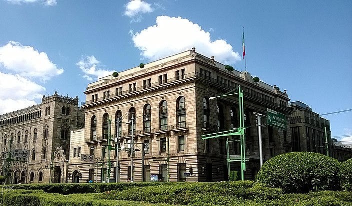 Sede del Banco de México a color