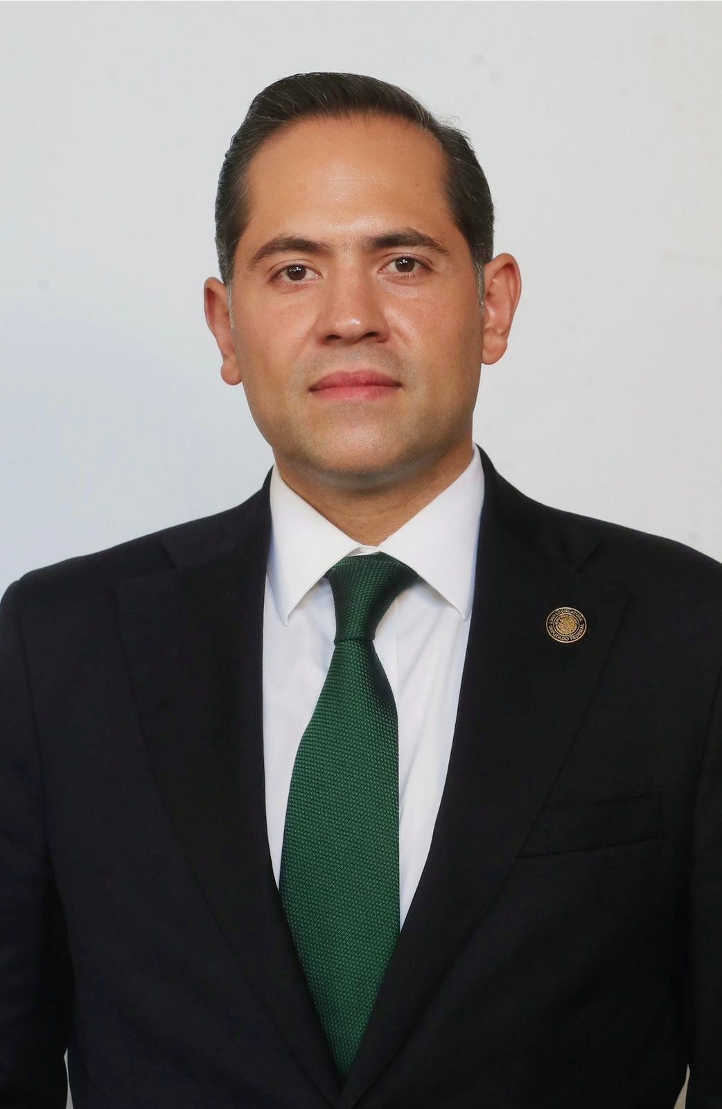 Raúl Bolaños Cacho Cue, presidente de la Cámara de Diputados, en tribuna, a color
