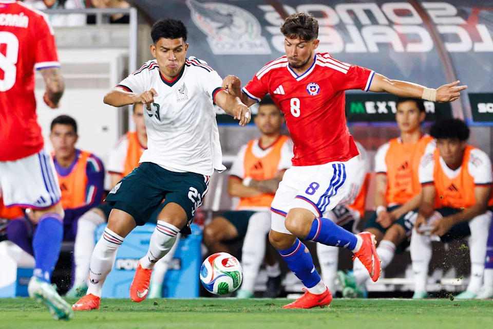 Chile derrotó 2-0 a la selección mexicana en Los Ángeles.