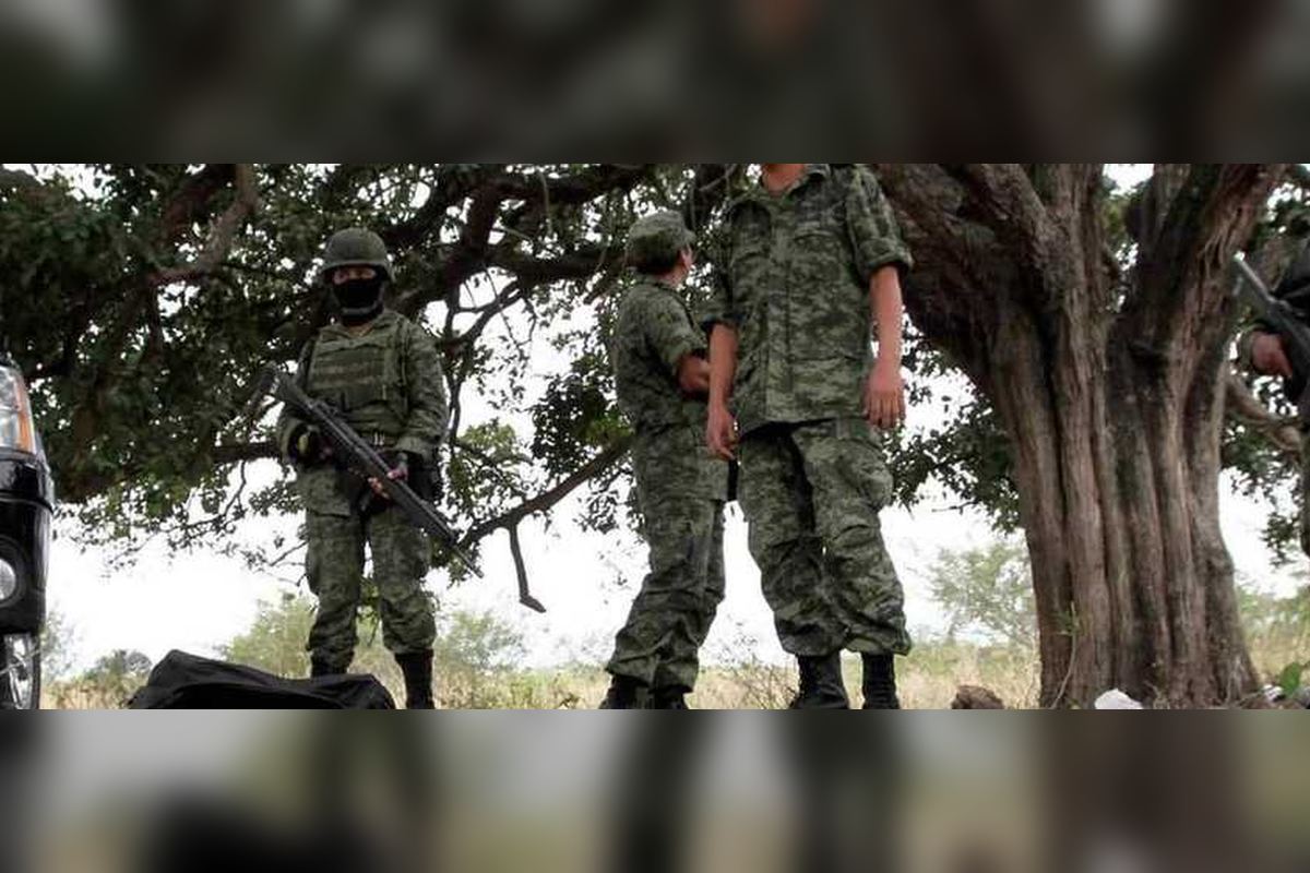 Elementos del Ejército Mexicano en un aseguramiento.