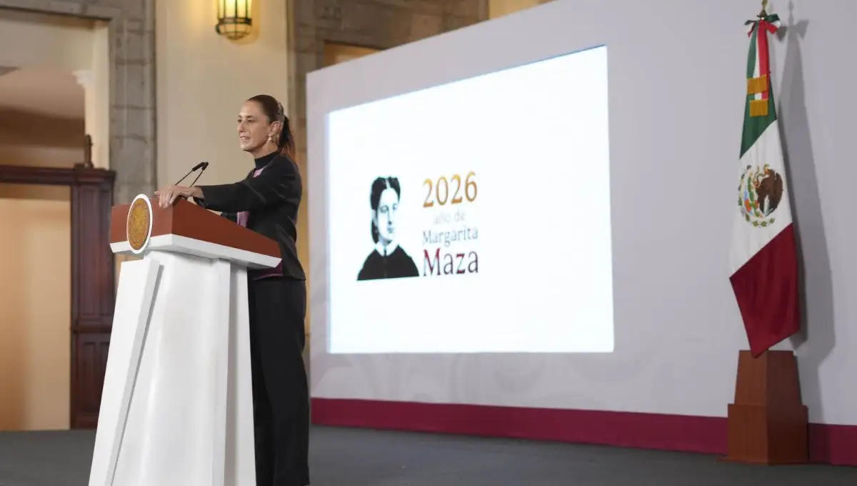 Claudia Sheinbaum, de huipil, confirma en Irapuato la llamada con Donald Trump; banderas y recinto a color