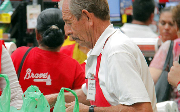 Proponen otorgar estímulos fiscales a quien contrate personas de 45 a 64 años