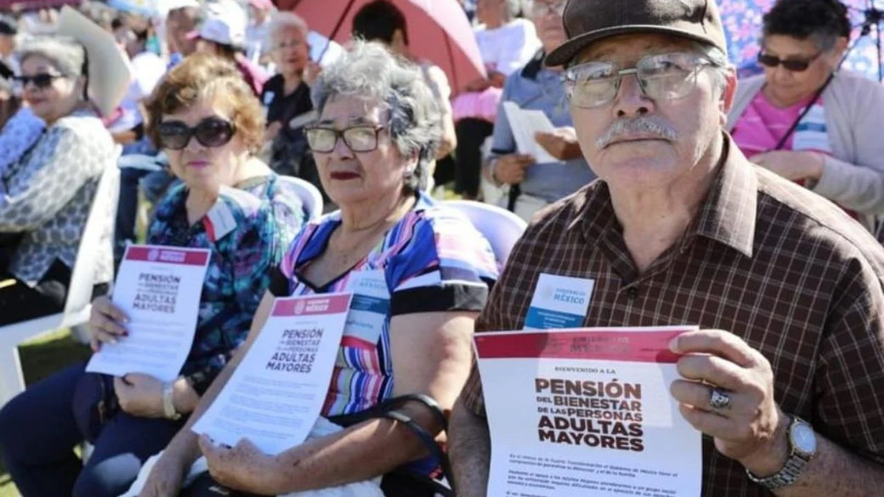 Morena, PAN, PVEM, PT, PRI y MC plantean postura sobre reformas para establecer en la Constitución que la pensión de personas adultas mayores es a partir de los 65 años