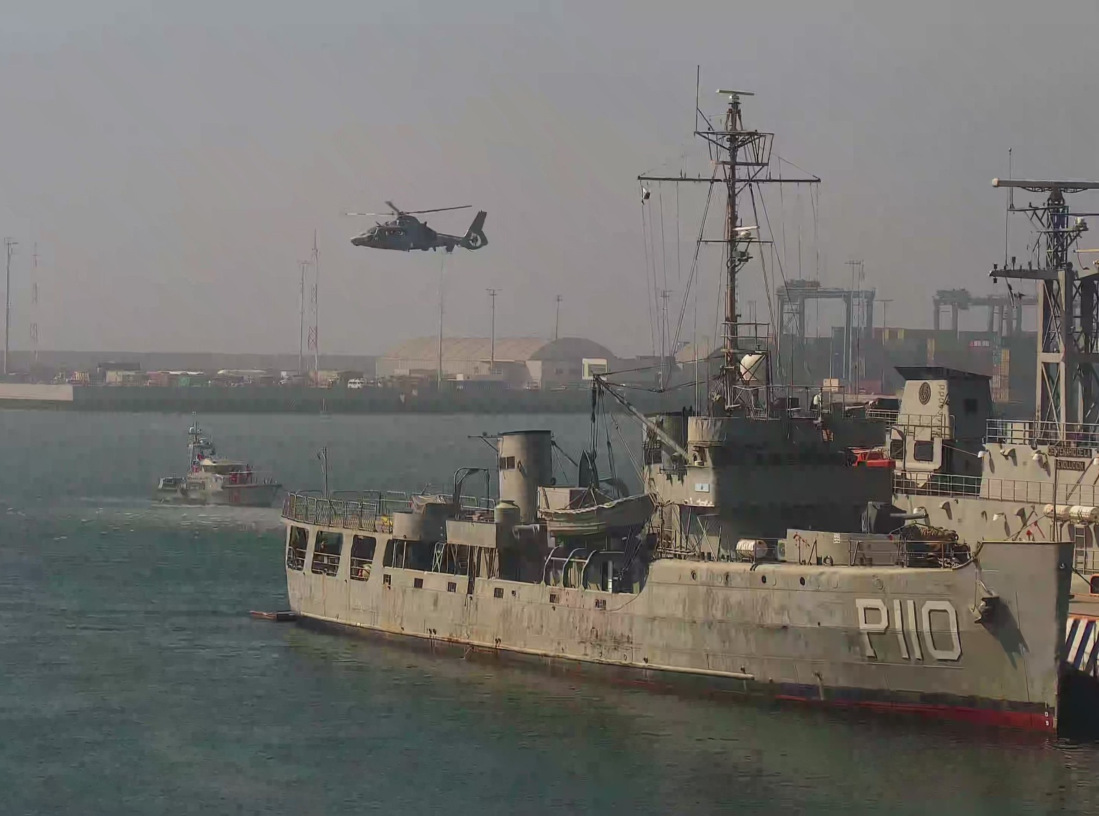 La Segunda Zona Naval realizó ejercicios de adiestramiento de rescate en la dársena del puerto de Ensenada, Baja California