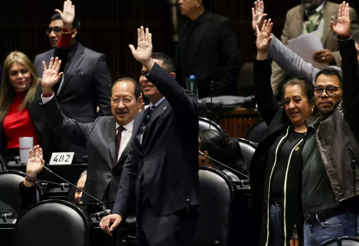 Diputadas y diputados de Morena, PAN, PVEM, PT, PRI y MC presentaron seis iniciativas para modificar normas legales