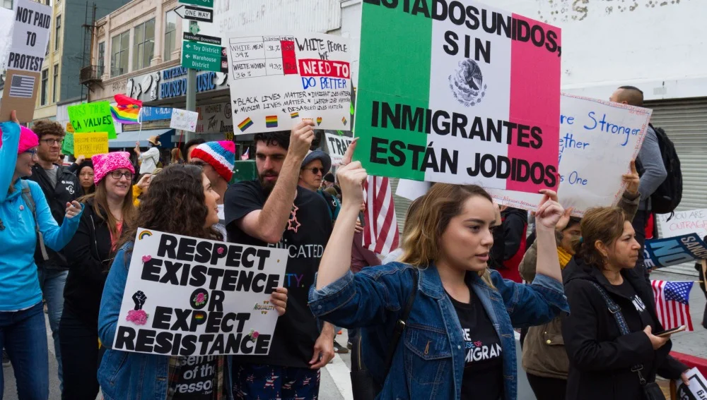 Inicialmente silenciadas, las protestas contra Trump ganan impulso