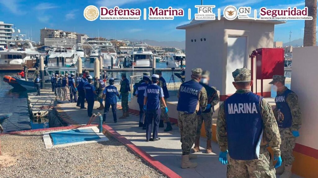 En Baja California sur, aseguran alrededor de 4.5 toneladas de cocaína y detienen a cuatro personas.