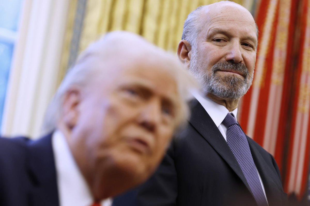 Trump confirma que los aranceles del 25% a las importaciones mexicanas y canadienses comenzarán el martes, «sin lugar a demoras»