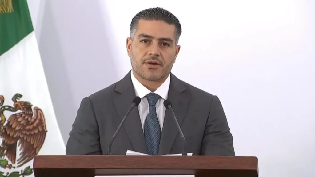 La FGR informa que, por exigencia de Estados Unidos, se intensificará el combate al tráfico de fentanilo en México ante la amenaza de arancel.
