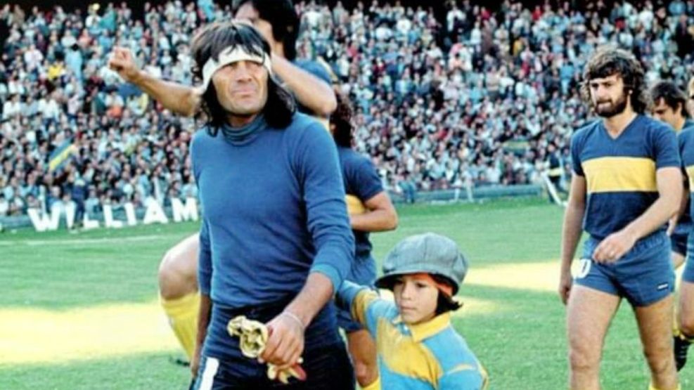 Murió Hugo Gatti, el arquero que jugaba como un delantero más.