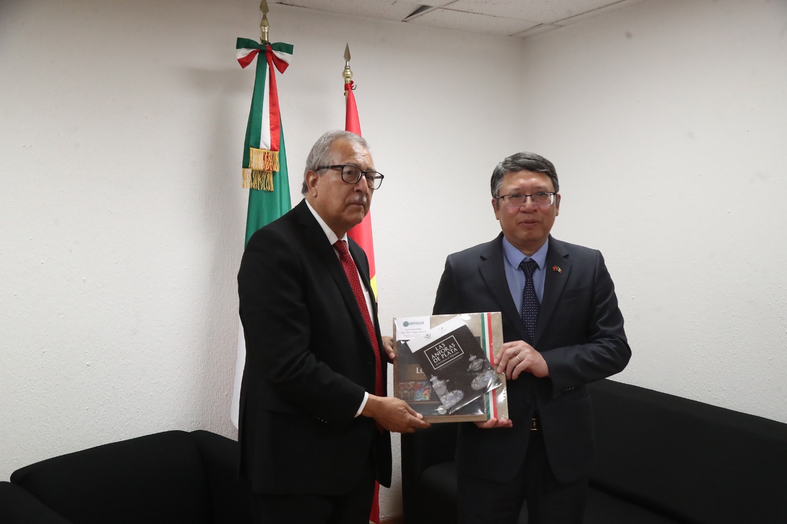 Integrantes de la Comisión de Relaciones Exteriores se reunieron con el embajador de Vietnam en México