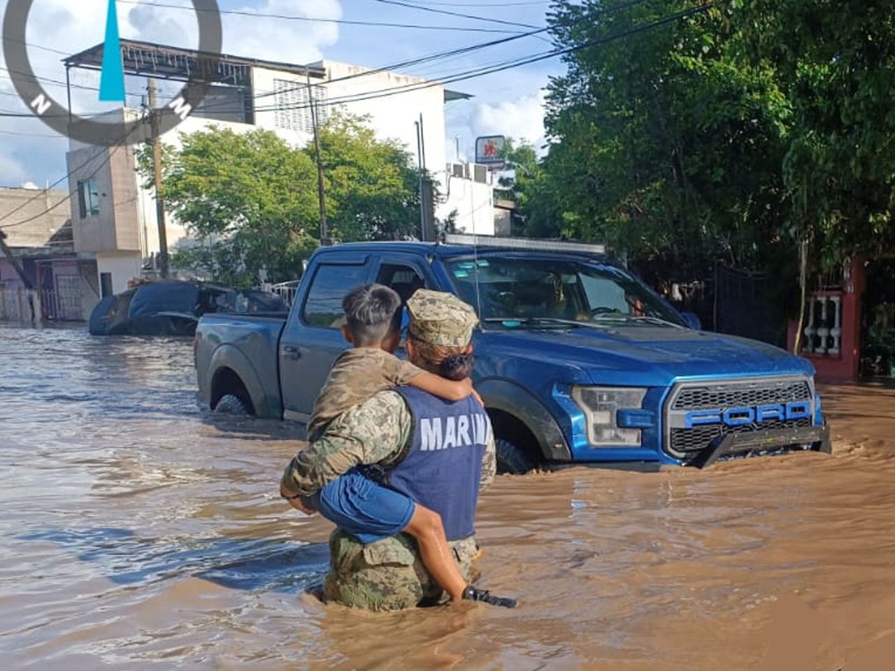 Plan Marina en su Fase de Auxilio brinda atención a la población civil afectada por fenómenos meteorológicos en el país.