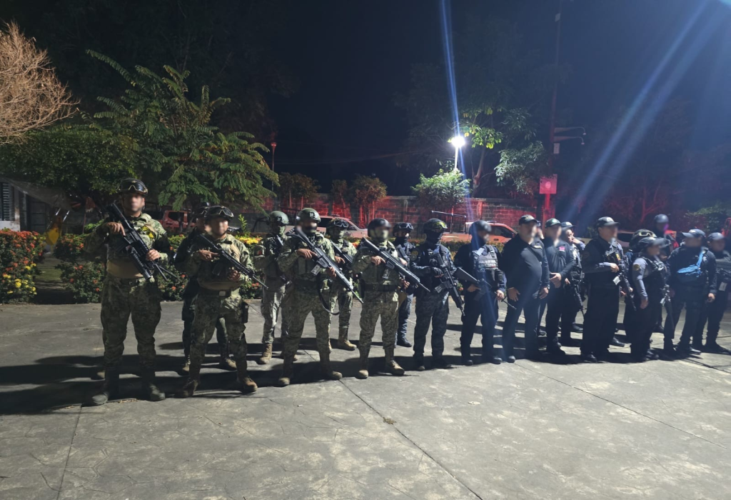 Marina en coordinación interinstitucional realizó la detención de diez presuntos infractores de la ley y el aseguramiento de presunta droga en Tapachula, Chiapas